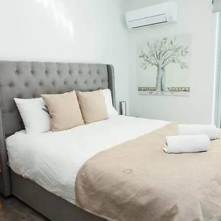 Modern Beauty In Zografou, Close To Athens' Center Apartment *