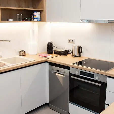Apartment Modern Beauty In Zografou, Close To Athens' Center *